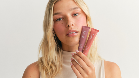 Gloss that gives back.